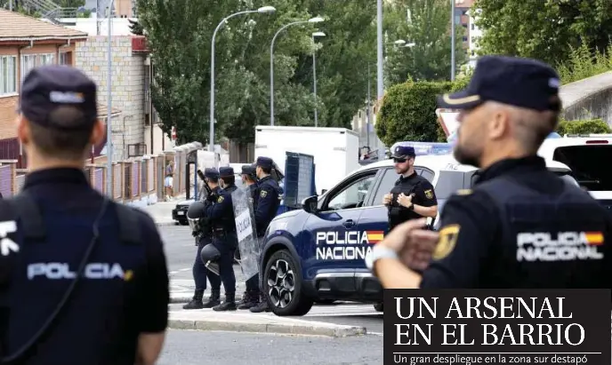 UN ARSENAL EN EL BARRIO