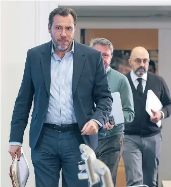 LA VÍA YA ESTABA ROTA