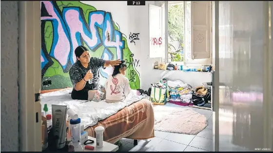 ESPERANT EL DESNONAMENT DE LA FAMÍLIA