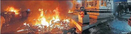 LA BRUTAL REPRESSIÓ A L’IRAN NO ATURA LES PROTESTES