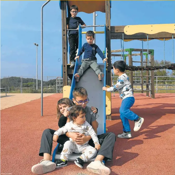 ELS BENEFICIS DE TENIR AMICS MÉS GRANS