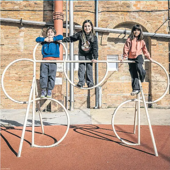 COSINS, ELS PRIMERS AMICS