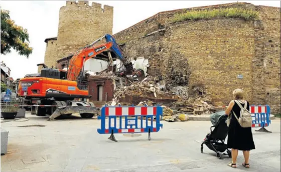 LA MURALLA SE QUITA DE ENCIMA 135 AÑOS