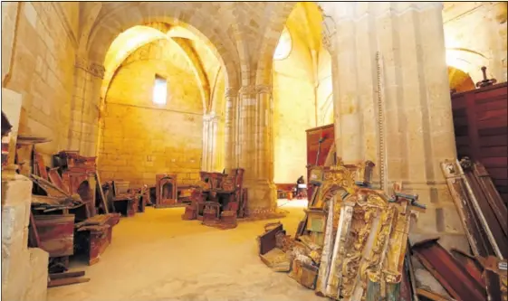 SANDOVAL LIBERA LA SACRISTÍA Y REPARA SUS ESTRUCTURAS