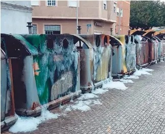 NOCHE DE CONTENEDORES ARDIENDO E INTENTOS DE APEDREAMIENTOS