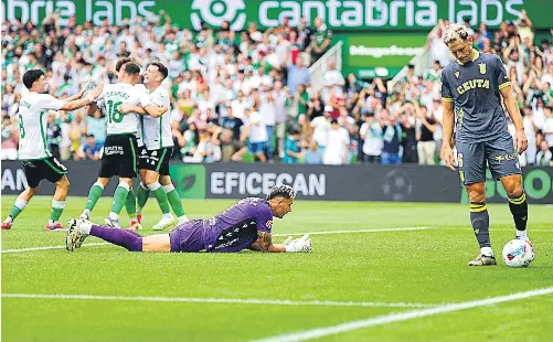 EL CEUTA CAE ANTE UN GIGANTE RACING (4-1)