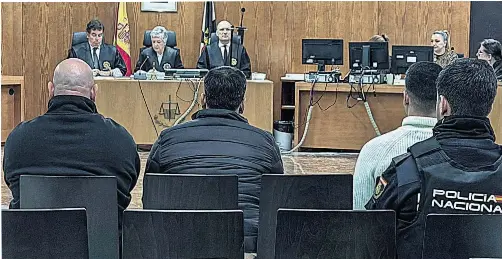 ARRIESGADO RESCATE DE UN INMIGRANTE EN EL RECINTO