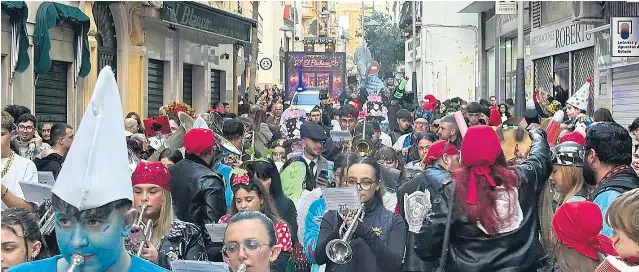 EL CARNAVAL, EN LA CALLE