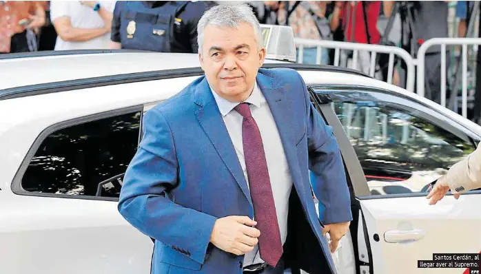 CERDÁN RECIBÍA Y REPARTÍA