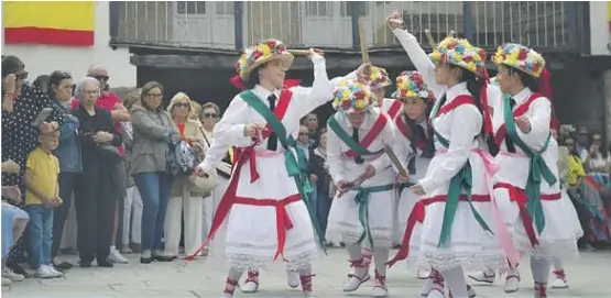 LAS DANZANTES PONEN EL RITMO EN VILANOVA