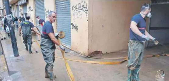 BOMBEROSDEVIGOENLAZONACERODELADANA