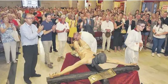 VIGO EXPRESA SU DEVOCIÓN AL CRISTO