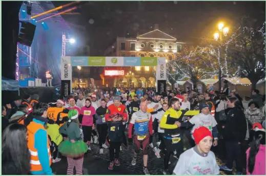 ALEJANDRO DOMINGO Y KHADIJA BOUZID TOMAN LA SAN SILVESTRE.