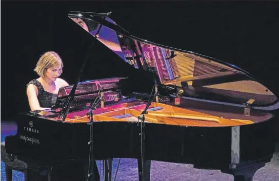 LA PIANISTA LAURA SIERRA