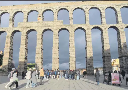 SEGOVIA, PARADA DE REFERENCIA ENTRE LOS TURISTAS FRANCESES.