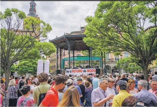 MOVILIZACIÓN SEGOVIANA EN DEFENSA DE LOS SERVICIOS FERROVIARIOS.