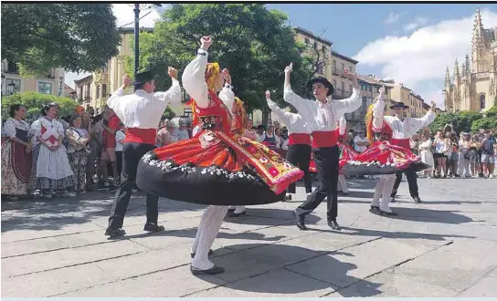 FESTIVAL FOLCLÓRICO INTERNACIONAL LA ESTEVA.