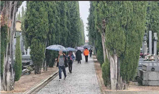 FESTIVIDAD DE TODOS LOS SANTOS PASADA POR AGUA.