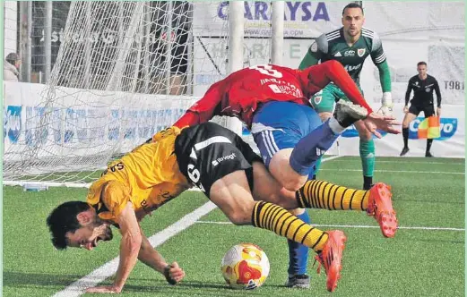 LA SEGOVIANA NAUFRAGA EN CARBALLO FRENTE AL BERGANTIÑOS (3-1).