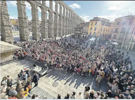 UNA ENTRAÑABLE FELICITACIÓN NAVIDEÑA DE POSTAL.