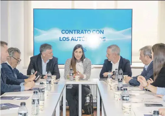 JUAN BRAVO Y EL PP, CON LOS EMPRESARIOS.