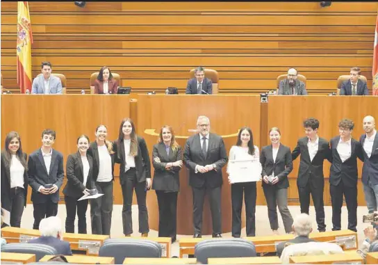 LÍDERES DEL DEBATE.