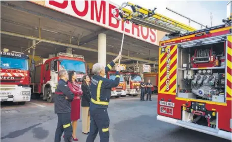 UNA NUEVA AUTOBOMBA PARA LOS BOMBEROS