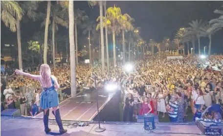 MILES DE PERSONAS EN EL CONCIERTO DE DIAL
