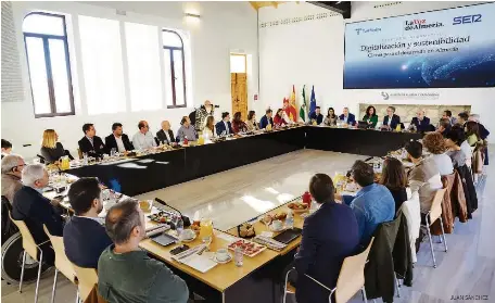 LA ERA DIGITAL ABRE NUEVAS VÍAS A ALMERÍA