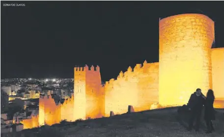 LA MURALLA BRILLA COMO NUNCA EN SAN CRISTÓBAL