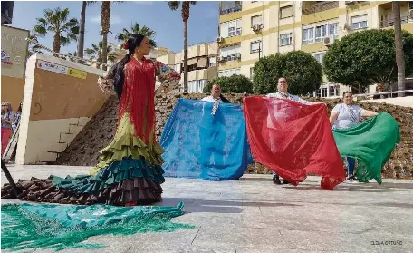 LOS GITANOS CELEBRAN SU GRAN DÍA CON COMPÁS