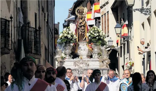 LA POLÉMICA DEL GODELLO Y LA SANIDAD, PROTAGONISTAS EN EL DÍA DEL BIERZO