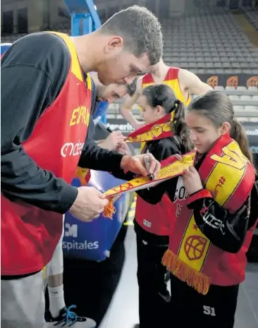 ESPAÑA YA ENTRENA EN EL PALACIO