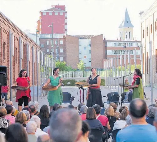 EL PALACÍN AL SON DEL FOLCLORE