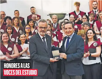 HONORES A LAS VOCES DEL ESTUDIO