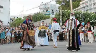 CALA LLONGA SE RINDE ANTE LA VIRGEN DE LA ASUNCIÓN