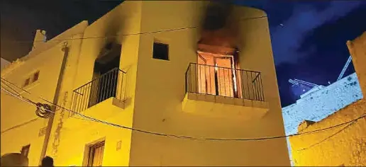 ARDE UN PISO PÚBLICO EN SA PENYA