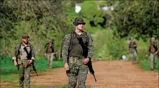 LOS OJOS DEL EJÉRCITO, EN LAS PITIUSAS