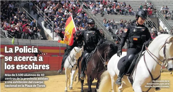LA POLICÍA SE ACERCA A LOS ESCOLARES