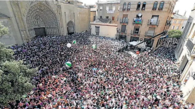 HUESCA BULLE CON UN LLENO ABSOLUTO