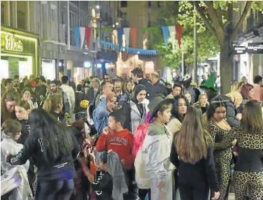 TRADICIONES LOCALES Y HALLOWEEN CONVIVEN ESTOS DÍAS