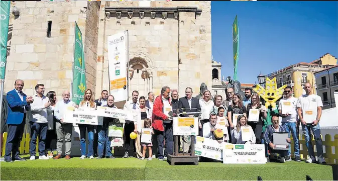 EL OBISPO LIMITA EL MANDATO DE LOS PRESIDENTES DE LAS COFRADÍAS A DIEZ AÑOS