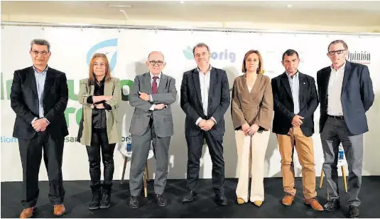 SÁNCHEZ ATACA A LA NUCLEAR PARA DEFENDERSE DEL APAGÓN