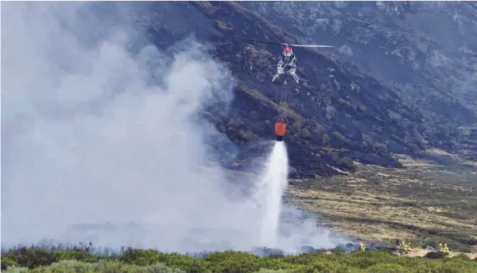 NUBES INCANDESCENTES COMPLICAN LA EXTINCIÓN EN SANABRIA