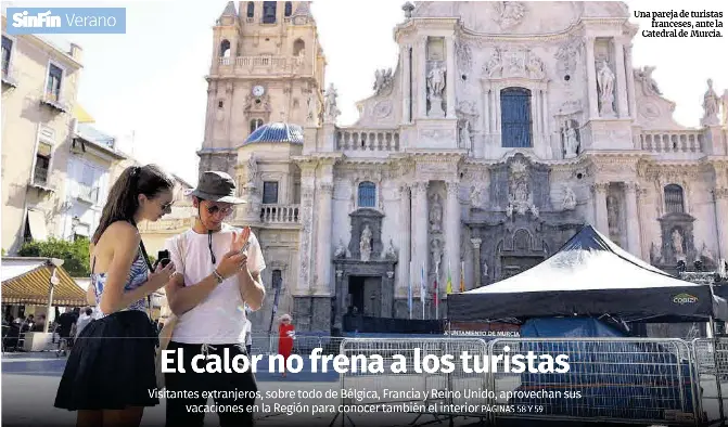 EL CALOR NO FRENA A LOS TURISTAS