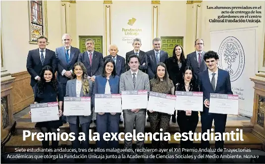 PREMIOS A LA EXCELENCIA ESTUDIANTIL