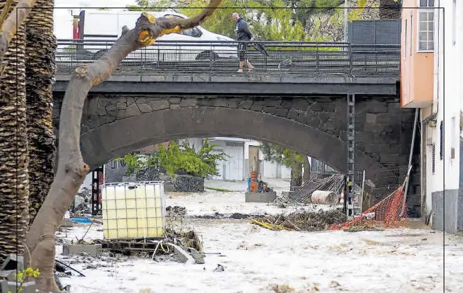 LOS CHUBASCOS DE THERESE
DESBORDAN LAS ISLAS