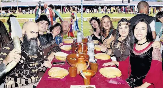CENA DE REYES CON MUCHA HISTORIA EN LLANERA