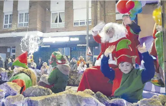 MAMÁ NOEL ATERRIZA TRES DÍAS ANTES EN EL BERRÓN