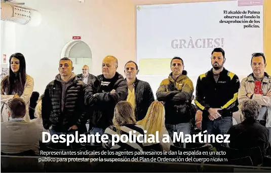 DESPLANTE POLICIAL A MARTÍNEZ